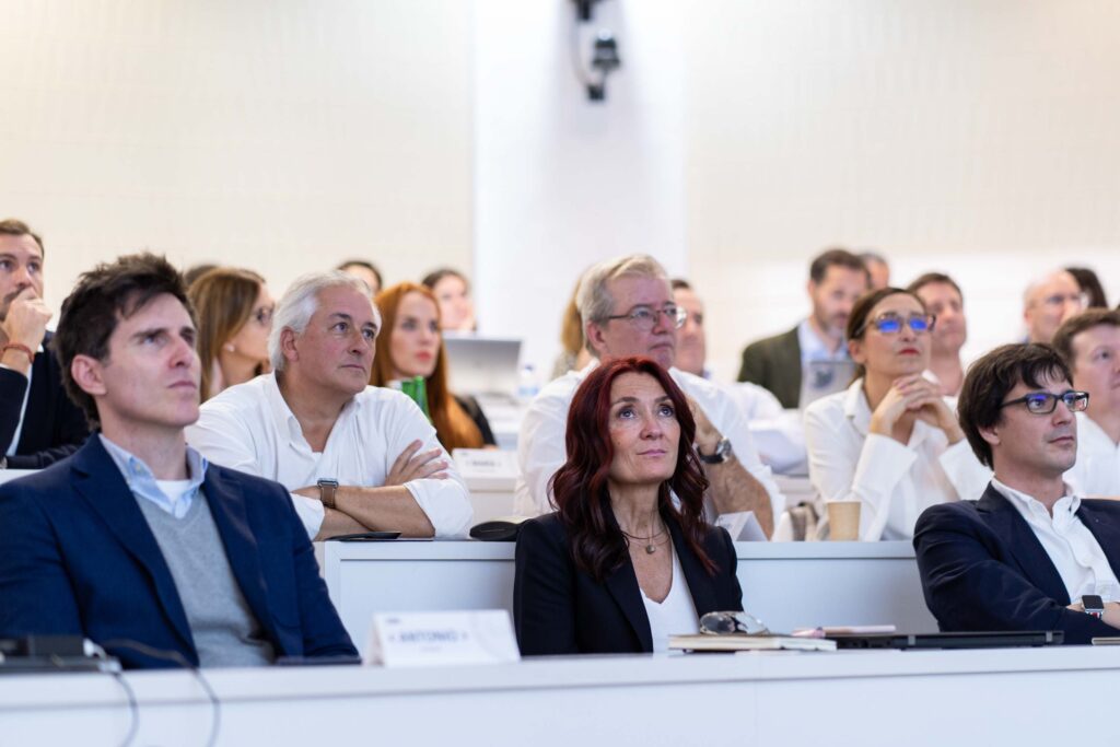 1. Escuela de negocio y Tecnología digital