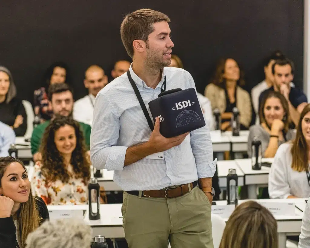 Los perfiles híbridos que están contratando las grandes empresas tecnológicas